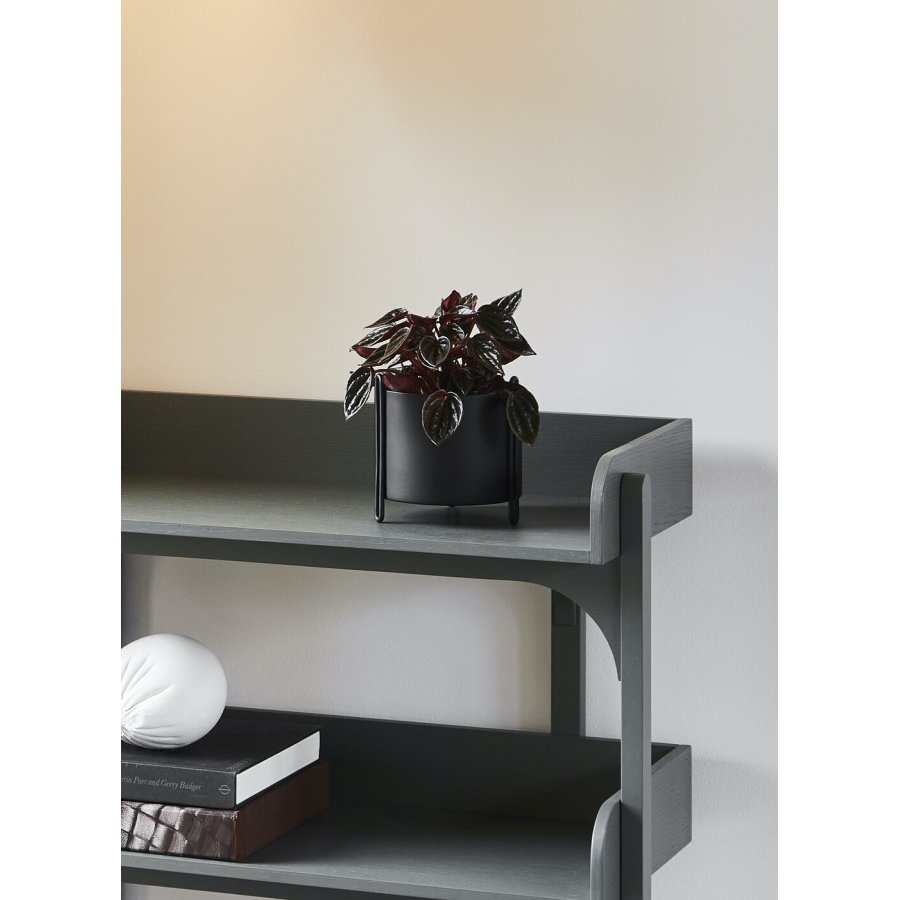 WOUD Pidestall Urtepotteskjuler H15 cm, Sort
