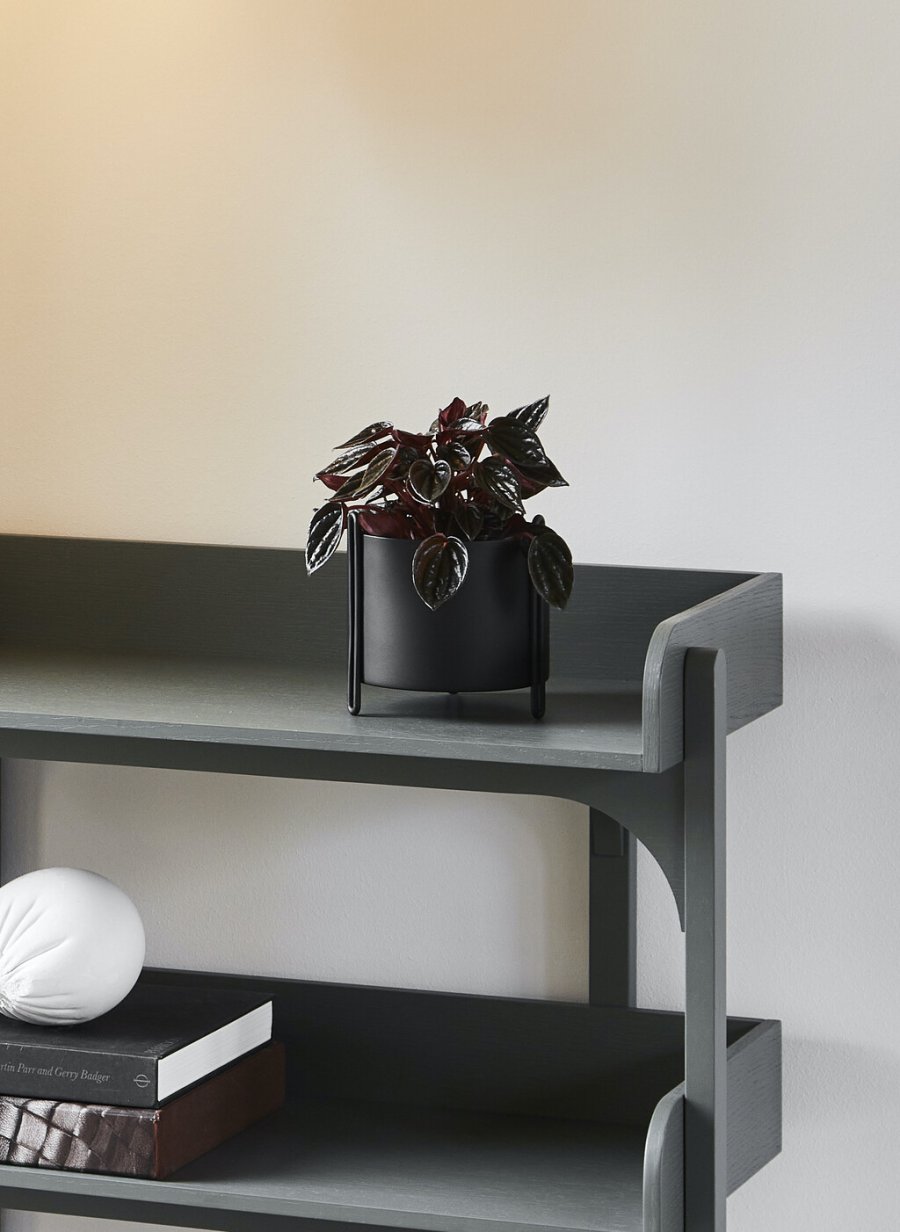 WOUD Pidestall Urtepotteskjuler H15 cm, Sort
