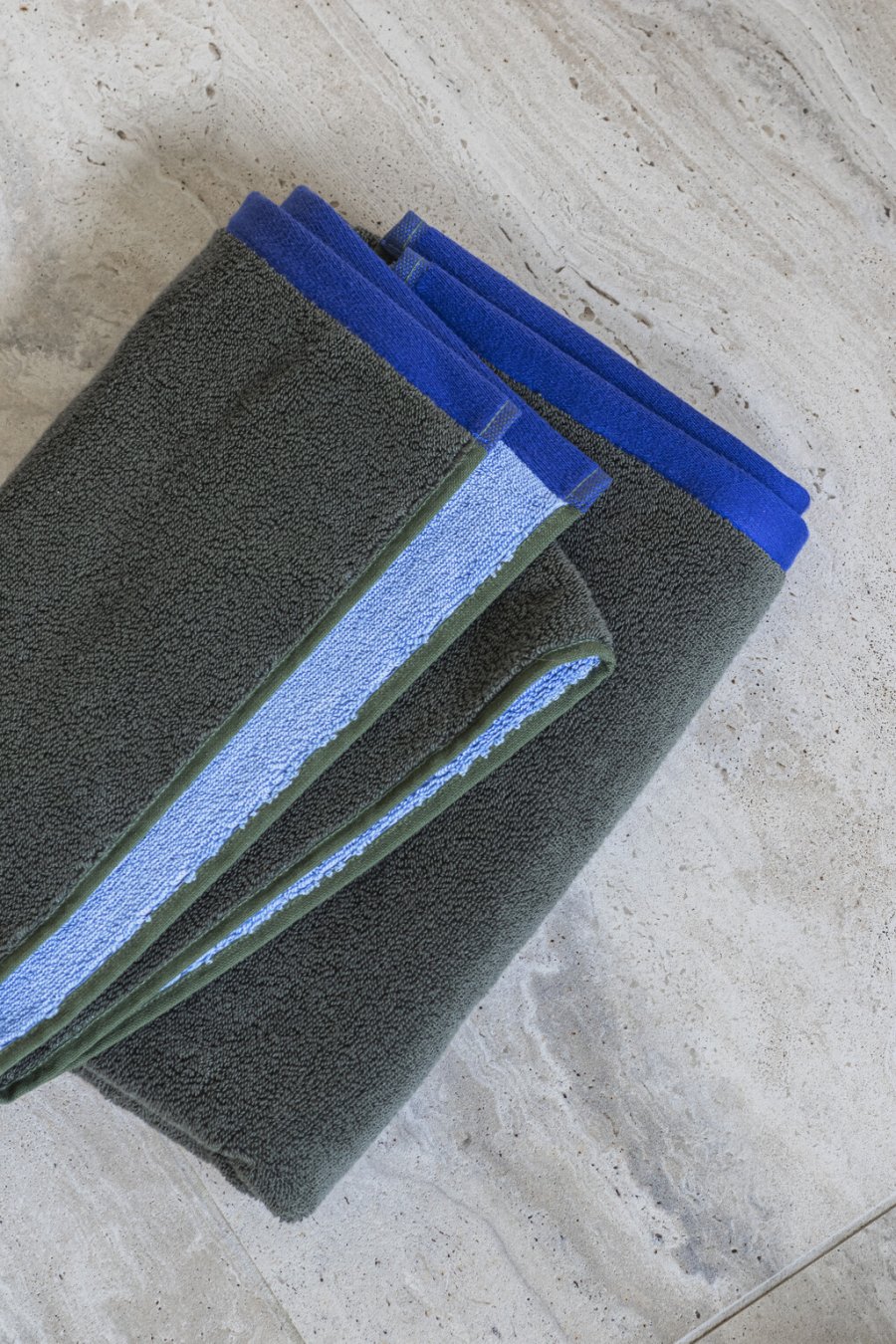 Mette Ditmer Soft Handtuch 5090cm, Dunkeloliv/Hellblau
