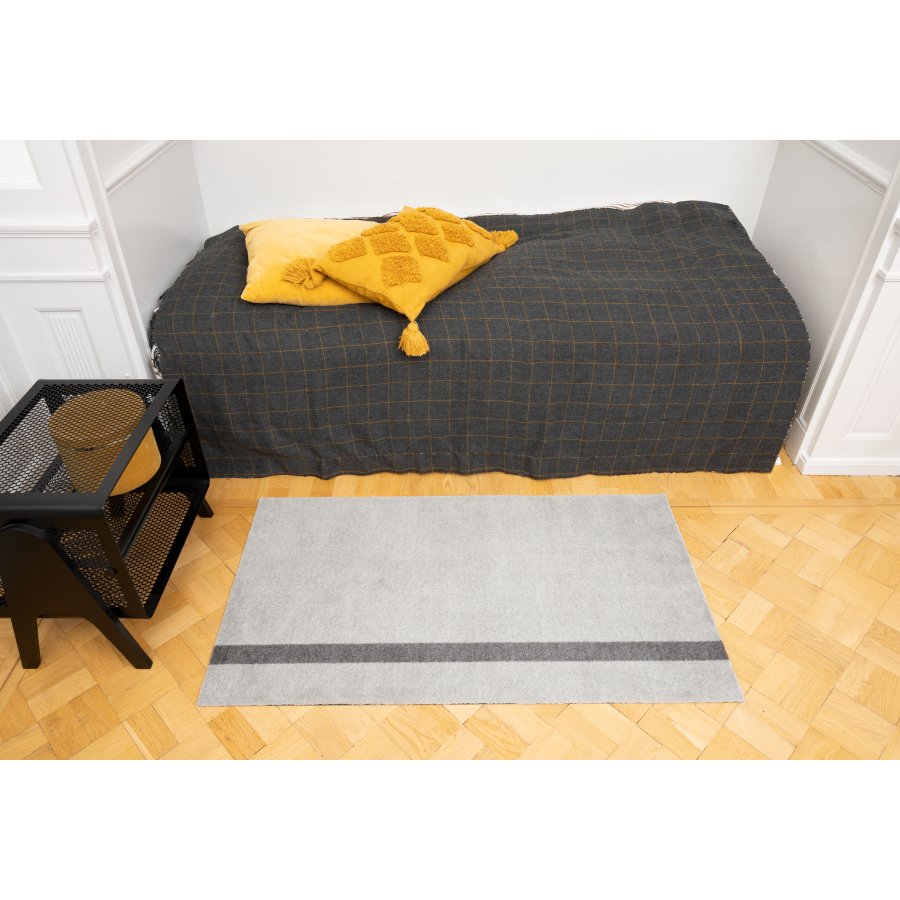 Tica Copenhagen Stripes Vertikal Gulvmtte 67x120 cm, Lysegr/Steelgrey