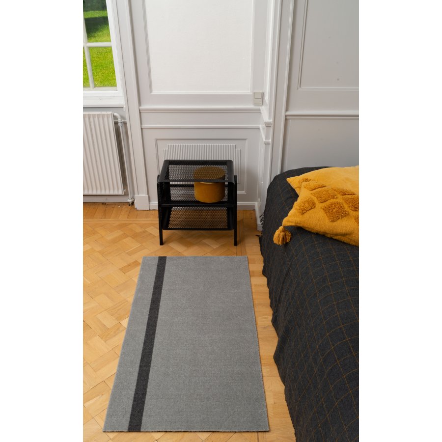 Tica Copenhagen Stripes Vertikal Gulvmtte 67x120 cm, Lysegr/Steelgrey