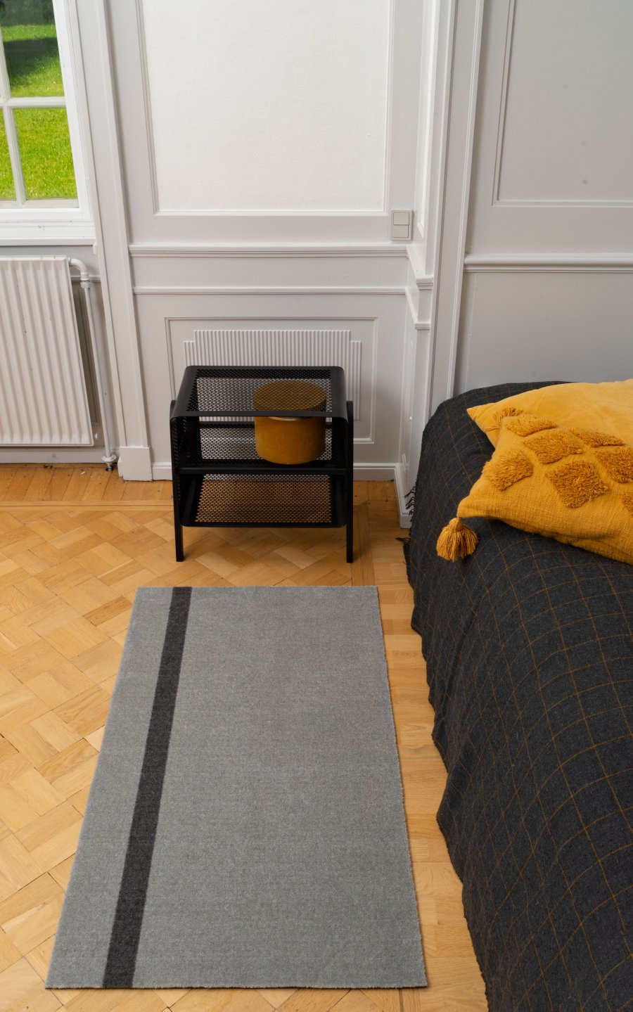 Tica Copenhagen Stripes Vertikal Gulvmtte 67x120 cm, Lysegr/Steelgrey