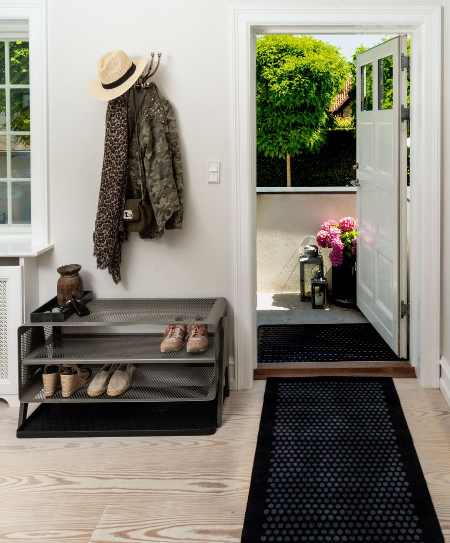 Tica Copenhagen Dot Smudsmtte 67x120 cm, Sort