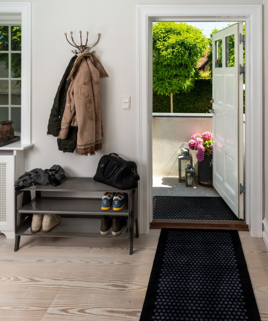 Tica Copenhagen Dot Smudsmtte 67x150 cm, Sort