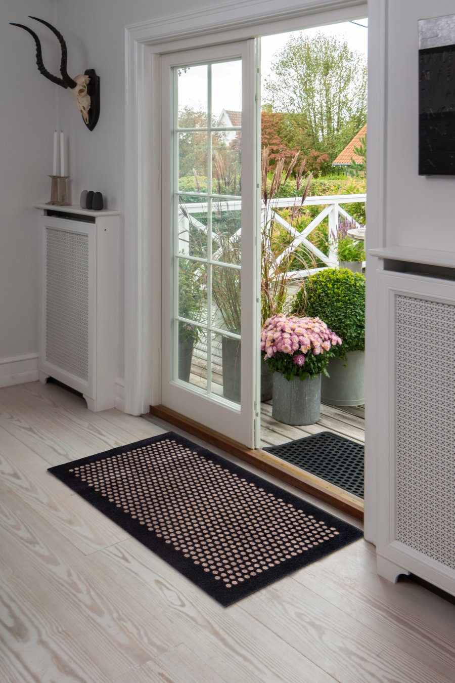 Tica Copenhagen Dot Smudsmtte 67x200 cm, Sort/Sand