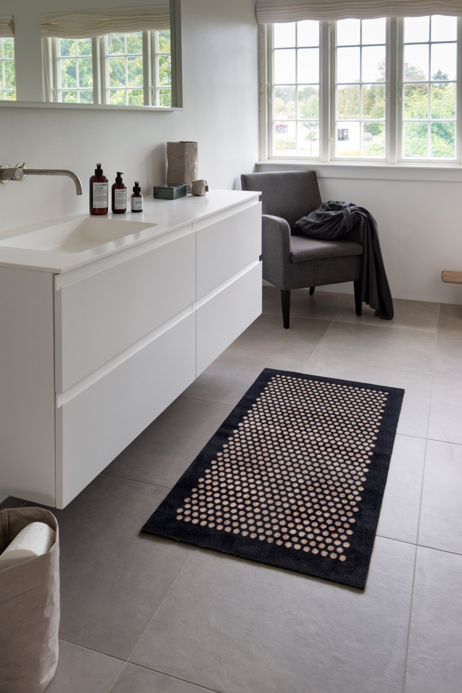 Tica Copenhagen Dot Smudsmtte 67x200 cm, Sort/Sand
