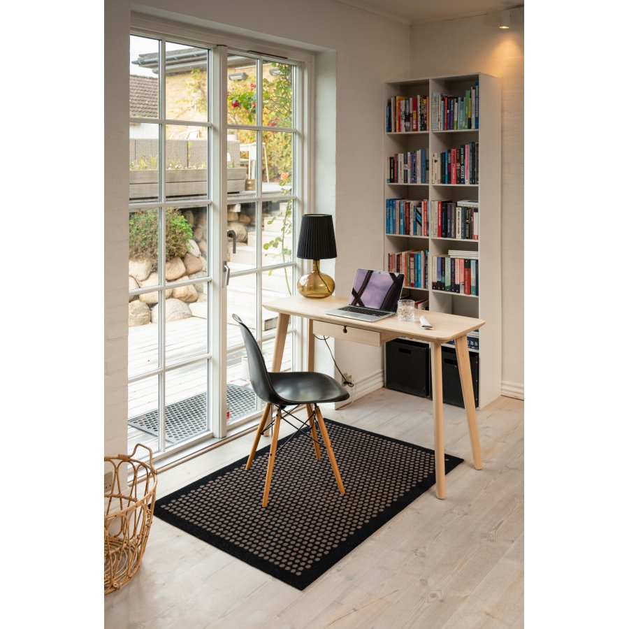 Tica Copenhagen Dot Smudsmtte 90x130 cm, Sort/Sand