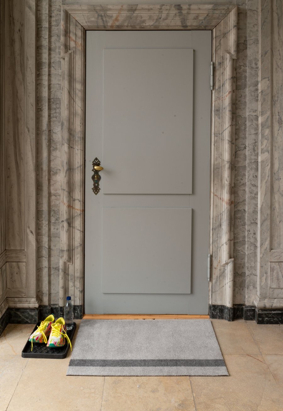 Tica Copenhagen Stripes Vertikal Gulvmtte 60x90 cm, Lysegr/Steelgrey