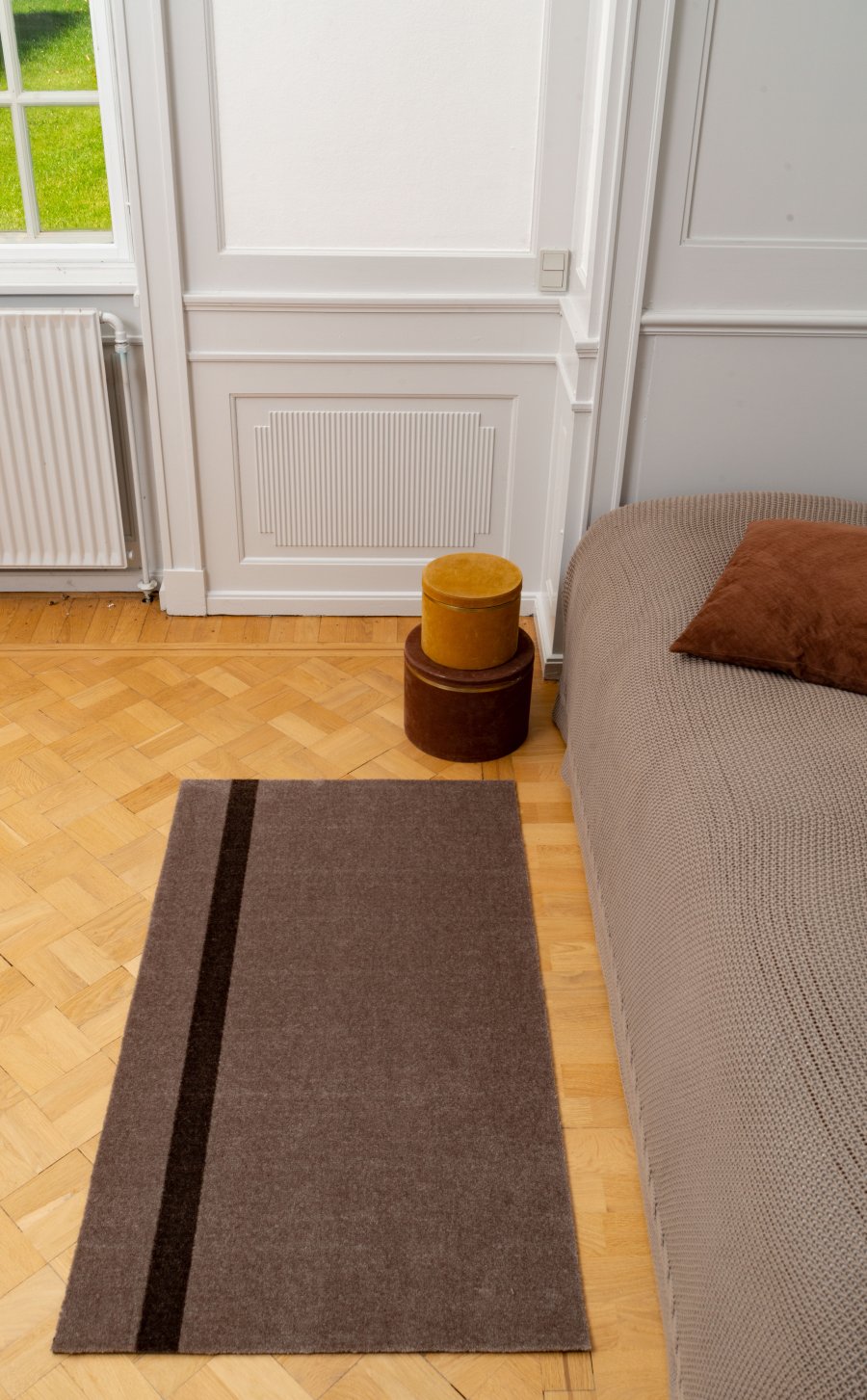 Tica Copenhagen Stripes Vertikal Gulvmtte 67x120 cm, Sand/Brun