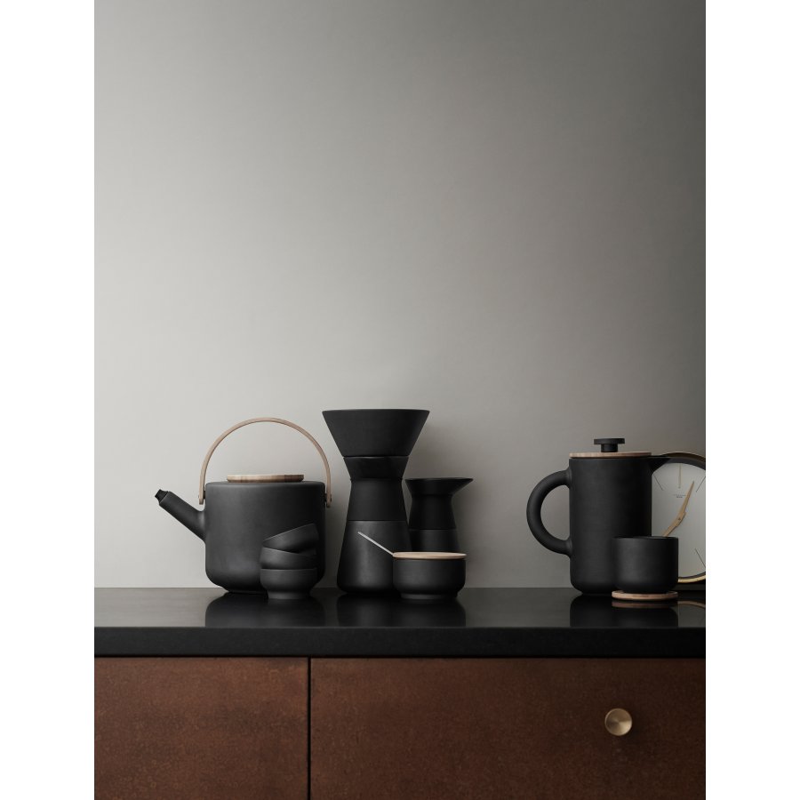 Stelton Theo Tasse mit Untertasse, Schwarz