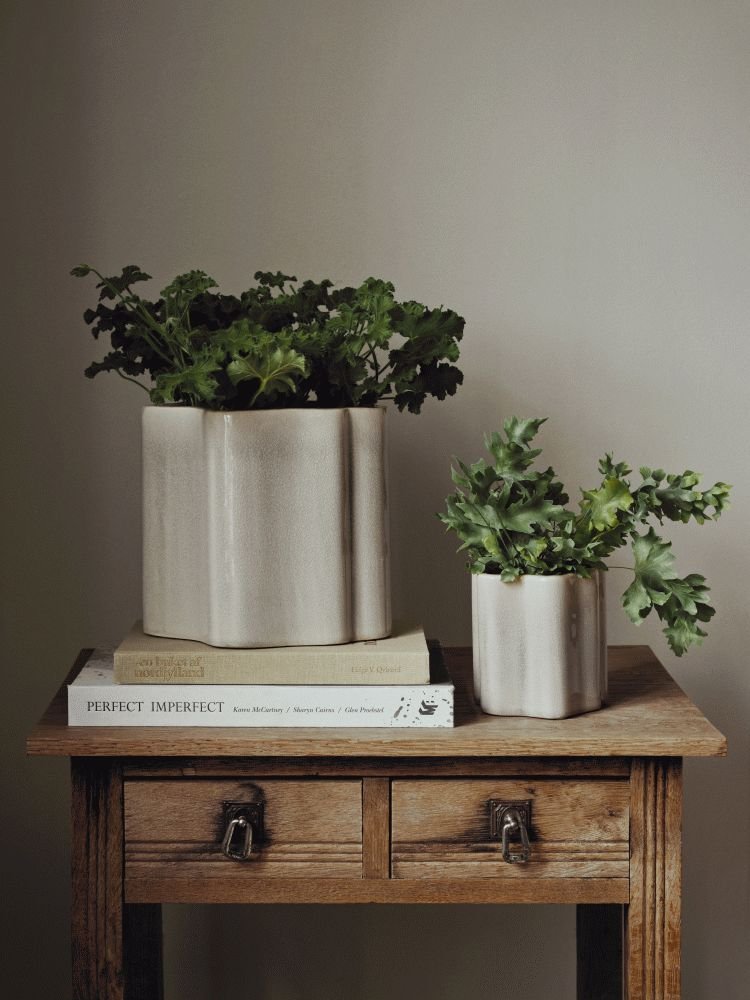 Broste Copenhagen Sonja Blumentopf H20cm, Grau