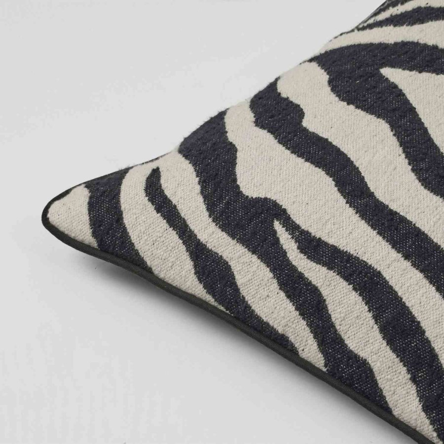 Broste Copenhagen Zebra Kissenbezug 40x60 cm, Schwarz