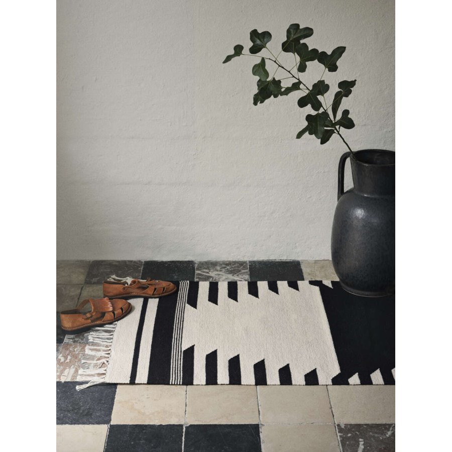 Broste Copenhagen Iselin Teppich 70x140 cm, Schwarz/Naturwei