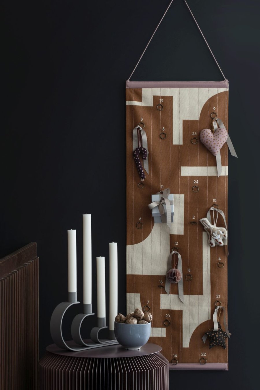 Broste Copenhagen Karla Weihnachtskalender 35x100 cm, Meerkat Brown