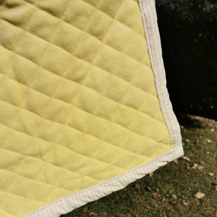 bySKAGEN Badek�be L, Gul/Hvid