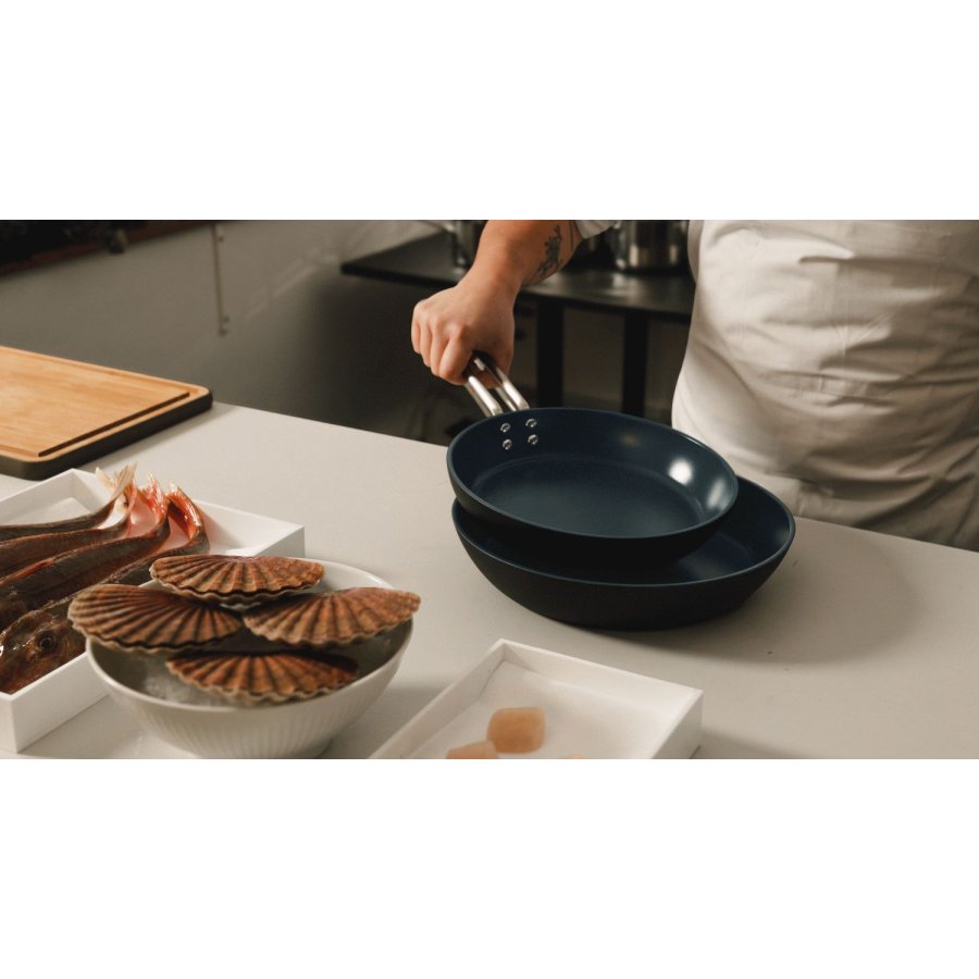 Eva Trio Professional Bratpfanne mit Slip-Let Antihaftbeschichtung Laser Titanium 28 cm