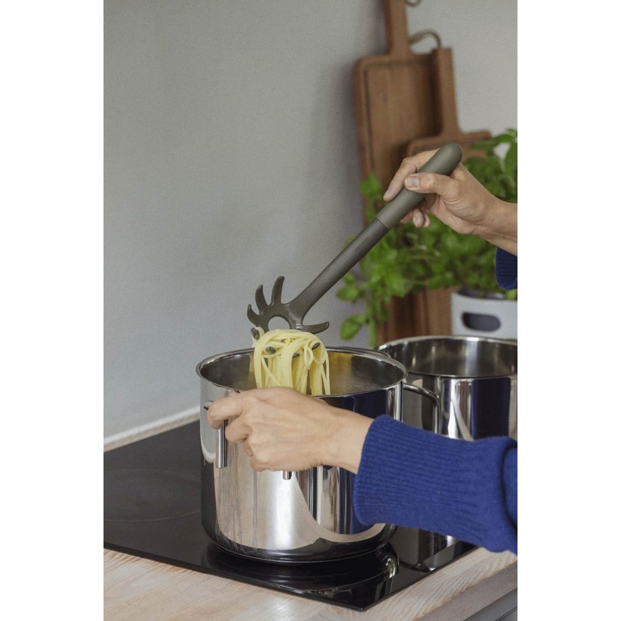 Eva Solo Green Tools Nudel-L&ouml;ffel 28 cm, Gr&uuml;n