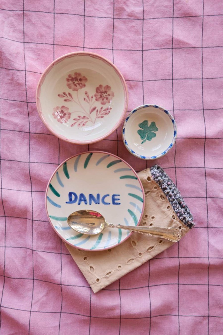 RICE Hand-Painted Teller 15 cm, Dance