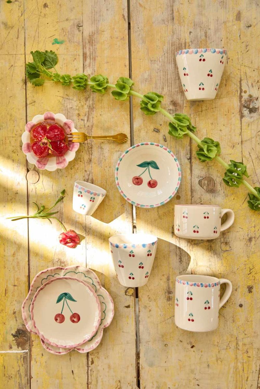 RICE Hand-Painted Krus 30 cl, Cherries