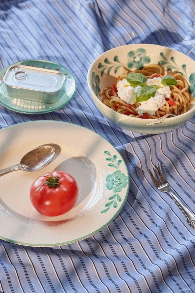 RICE Hand-Painted Teller 26 cm, Green Flower Vine