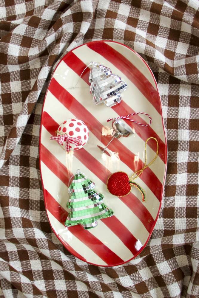 RICE Christmas Hand-Painted Servierplatte 22,5x40 cm, Rot/Wei&szlig;